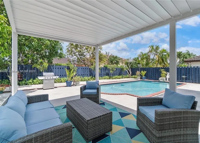 Kendall Vacation Luxury Home